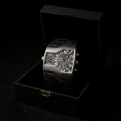 ساعة OULM BLACK: هيبة اللون الأسود في تصميم يفيض بالثقة ⌚🖤