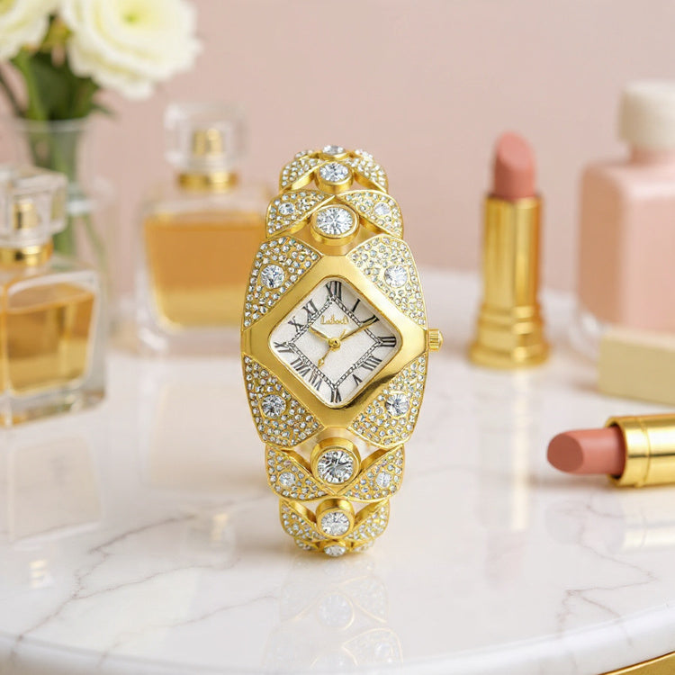 ساعة سوار أنيقة للسيدات "Golden Shine": مرصعة بالكريستال، وقرص مربع وسحر ملكي.⚜️