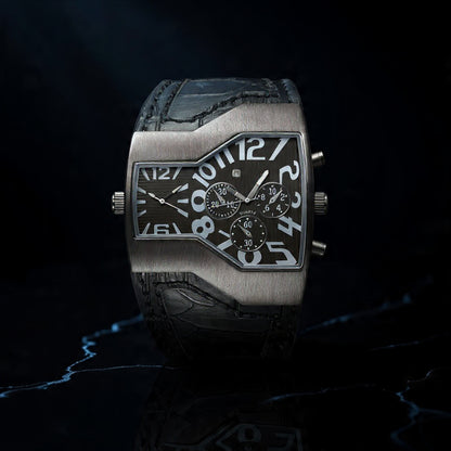 ساعة OULM BLACK: هيبة اللون الأسود في تصميم يفيض بالثقة ⌚🖤